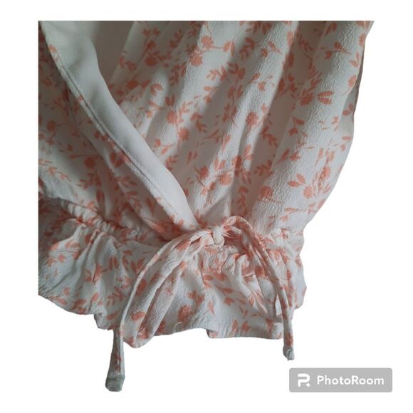 June & Hudson Floral Faux Wrap Crop Top - Picture 3 of 3